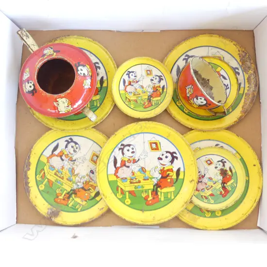 1930’S MICKEY & MINNIE MOUSE LITHOGRAPHED TINPLATE 12PC MAKER J. CHEIN USA - 5 PLATES, 5 SAUCERS, CUP & TEAPOT (NO LID) 