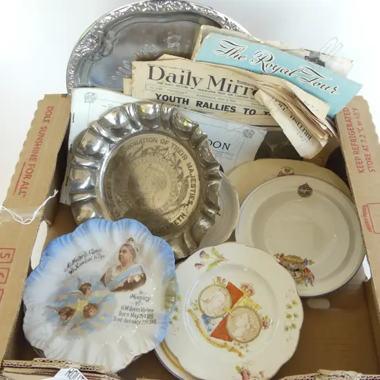ROYALTY MEMORABILIA QUEEN VICTORIA, KING GEORGE QEII-  SEVERAL PLATES, TRAYS, AND NEWSPAPERS ETC