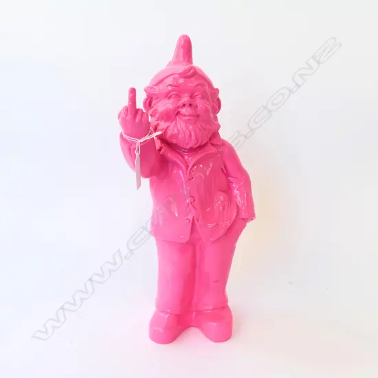 PINK RESIN GNOME PULLING FINGER H.360mm