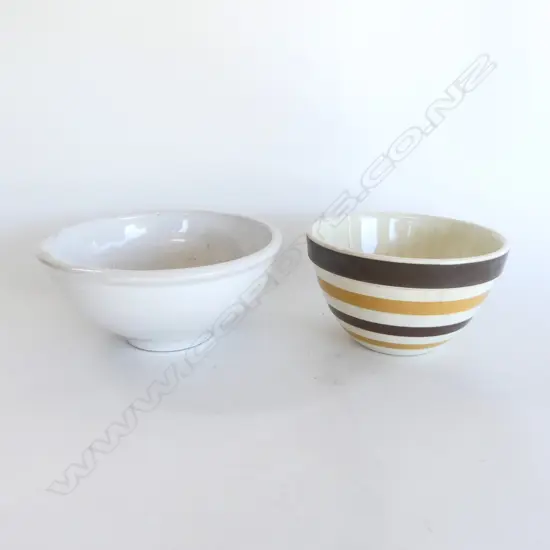NZ KELSTON CERAMICS MIXING BOWL Dia.190mm + other larger WHITE MIXING BOWL Dia.235mm