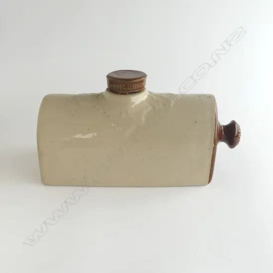 STONEWARE HOT WATER BOTTLE WITH SCREW IN STOPPER L. 25CM