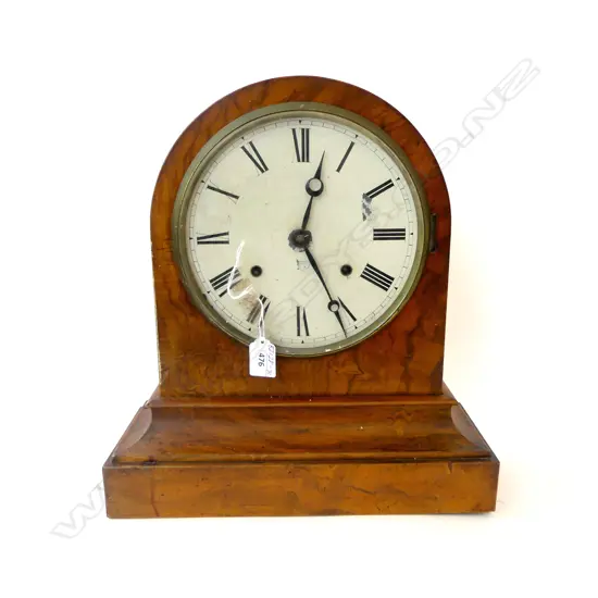 OLD c.1900 ARCHED WALNUT MANTLE CLOCK. 330X400mm