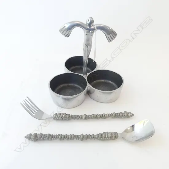 CARROL BOYES DIVIDED DISH + PR OF SALAD SERVERS [STH AFRICAN ARTIST]