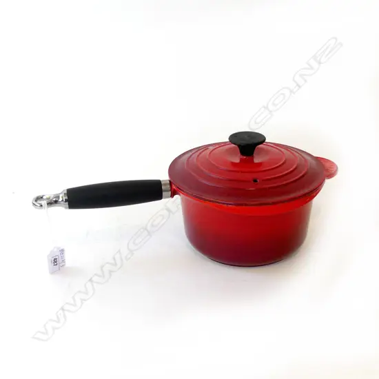 LE CREUSET RED ENAMEL LIDDED POT 200mm dia