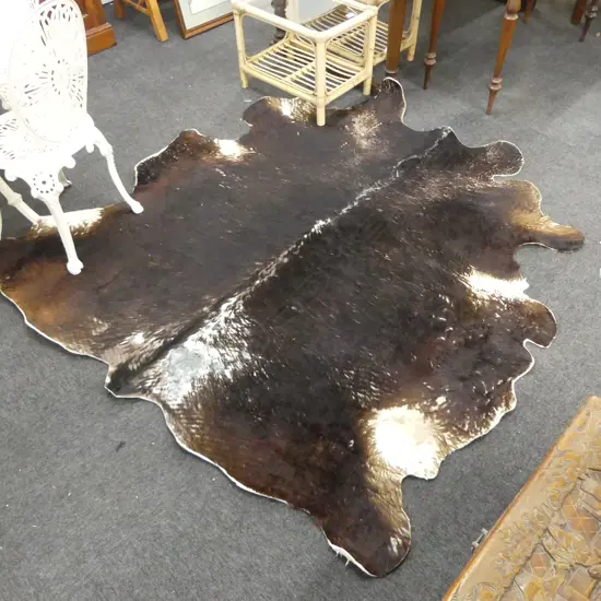 LG COW HIDE RUG