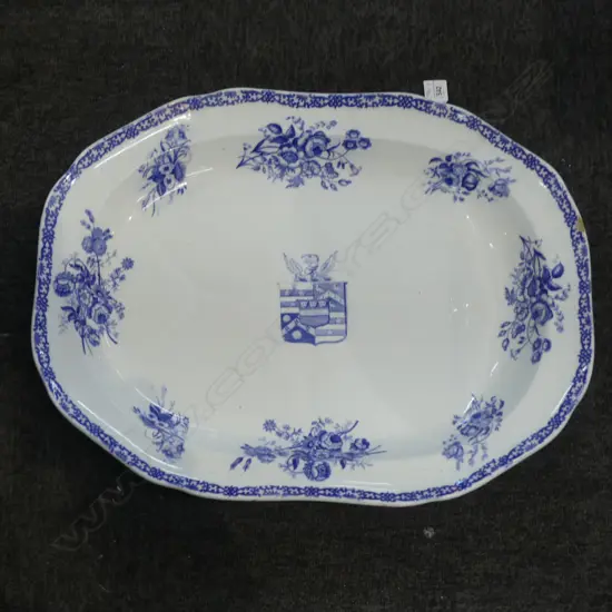 LG B/W COPELAND MEAT ASHET w. COAT OF ARMS - SMALL CHIP 415x530mm