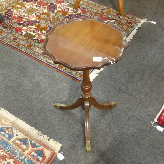 ANTIQUE STYLE TRIPOD WINE TABLE H.525mm