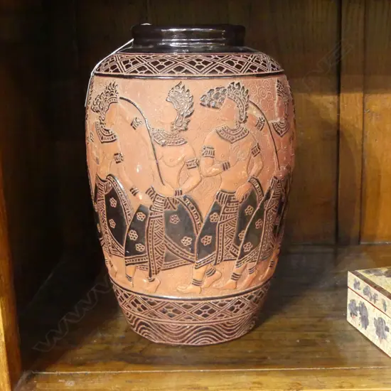 ORIENTAL VASE DECORATED WITH DANCING FIGURES H.335mm