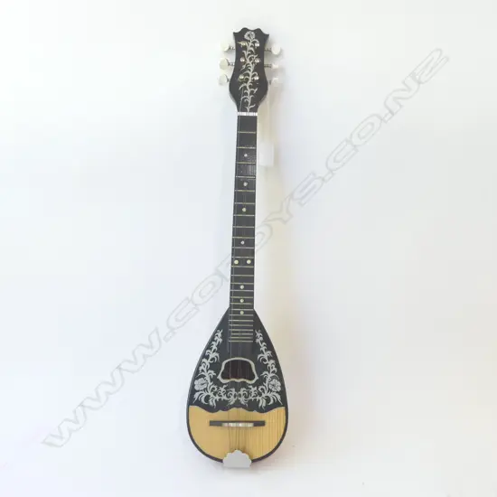 GREEK/TURKISH BOUZOUKI STRINGED INSTRUMENT L570MM