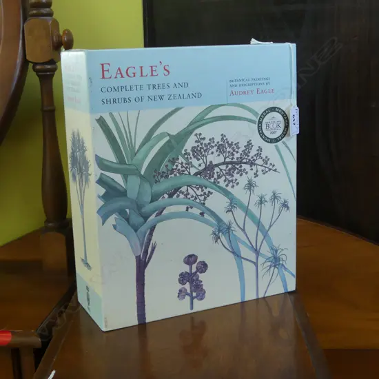 2 BOOK VOLS. EAGLES COMPLETE TREES & SHRUBS OF NZ