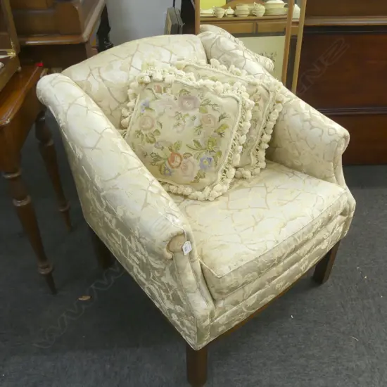UPHOLSTERED TUB CHAIR W.750mm