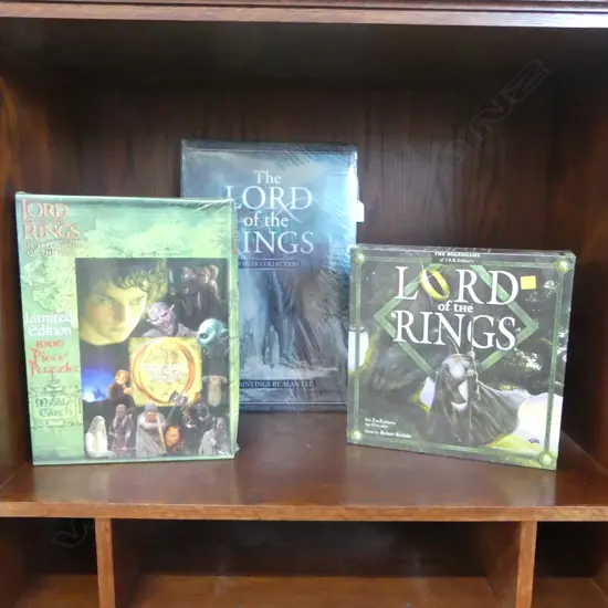 3 LOTR PCES; POSTERS, PUZZLE & BOARDGAME ALL AS NEW