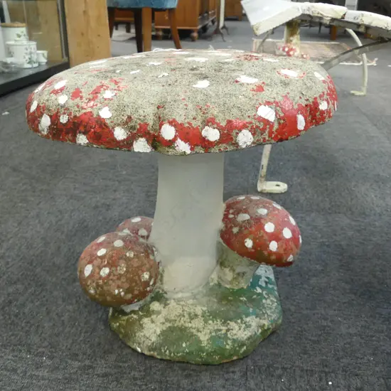 CONCRETE TOAD STOOL