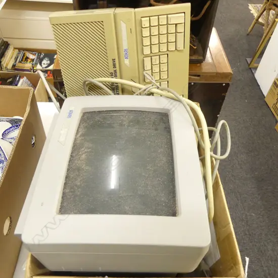 ATARI SC1224 COMPUTER & KEYBOARD