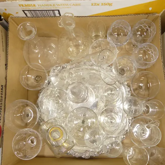 ASST. CRYSTAL INCL. VICT. ETCHED CELERY VASE H.215mm, REGENCY DECANTER