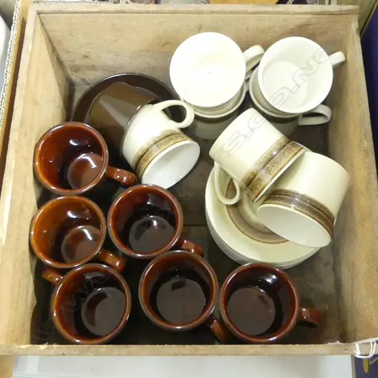BOX CROWN LYNN CUPS & SAUCERS