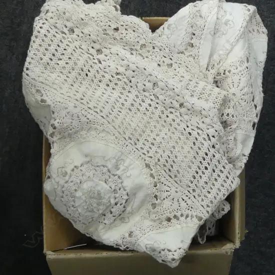 VINTAGE CROCHET BED COVER