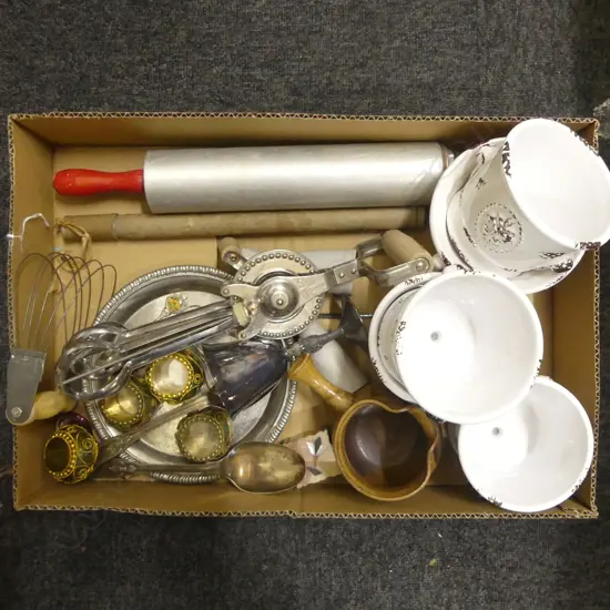 COLLECTION OF KITCHENWARE; 5 SML WHITE URNS, VINTAGE KITCHEN UTENSILS & OTHER