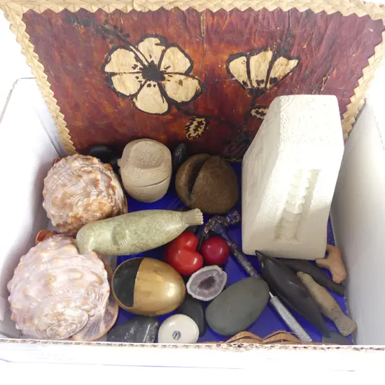 BOX LOT CAMEO SHELLS CARVED ANIMALS STONES & POTTERY