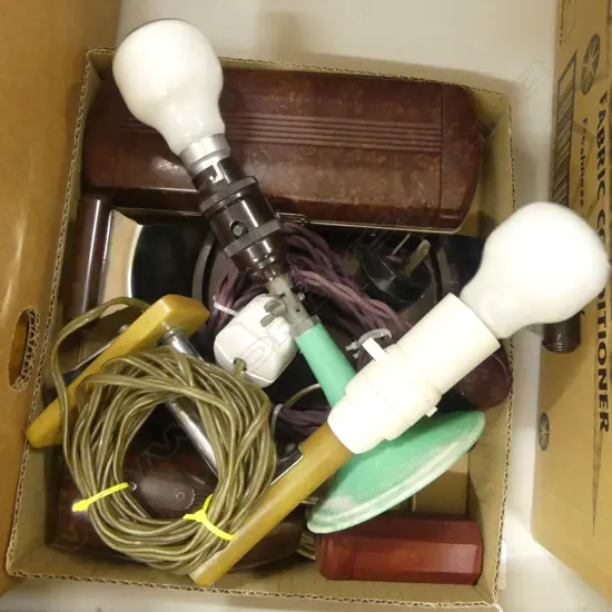 2 DECO LIGHTS + ASST. BAKELITE ITEMS