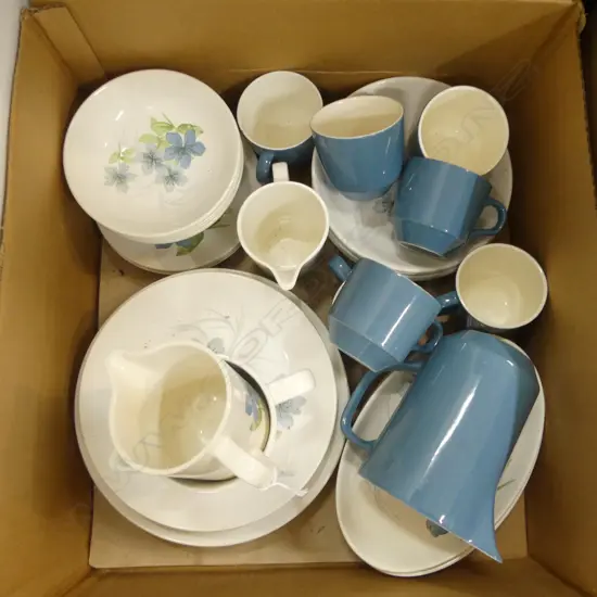CROWN LYNN 'SAPPHIRE' PART DINNER SET - FAULTS