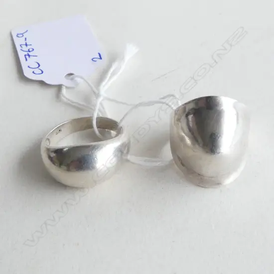 2 STG SILVER RINGS 9.38grms SIZE L & N