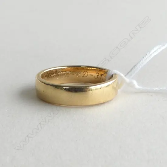 18ct YELLOW GOLD PLAIN BAND RING 7.62gms SIZE Q