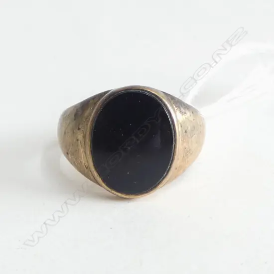 9ct Y/GOLD  BLACK ONYX SIGNET RING, 6.0grms SIZE U