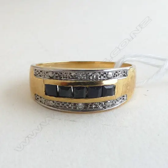 9ct YELLOW GOLD SAPPHIRE & 2 SMALL DIAMONDS IN RING 2.49gms SIZE S