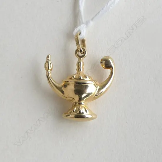 18CT GOLD CHARM ALADDINS LAMP 2.04gms