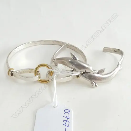 2 STG SILVER BANGLES 29.32grms