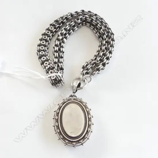 VICTORIAN SILVER PENDANT NECKLACE 'Mayoral Chain' type. Wide necklace Chain 39cm long FAULTS