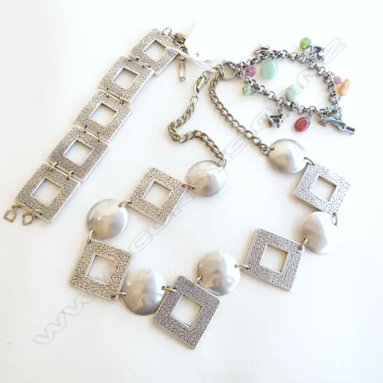 2 PCES SPANISH JEWELLERY w. CHARM BRACELET