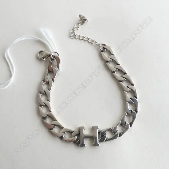 MODERN SOLID SILVER FLAT CURB LINK BRACELET with H link to center