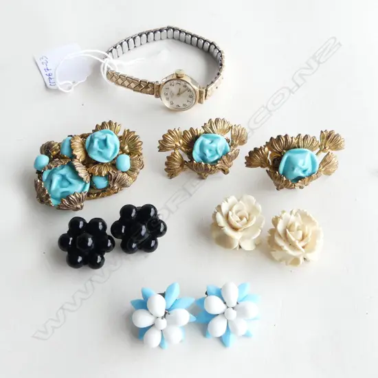 ASST COSTUME EARRINGS w. LADIES WRISTWATCH