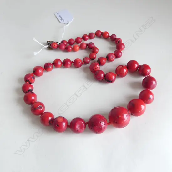 DYED CORAL BEAD HANDKNOTTED NECKLACE