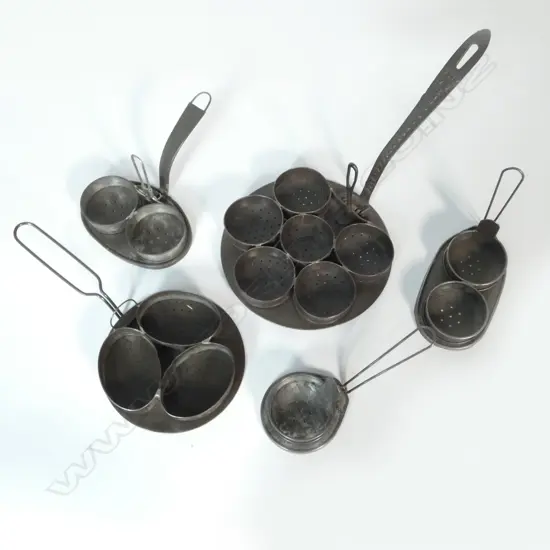 2286/2211/2302/1396/1669 COLLECTION OF 5 VINTAGE TIN EGG POACHERS DIA200MM