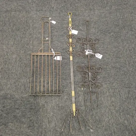 (1626/1862/1268) FORGED IRON FORK, WIRE FORMED TASTING FORK & WIRE GIRLL LARGEST L.700mm