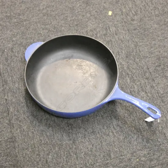 LG LE CREUSET BLUE ENAMELLED CAST IRON PAN, 305mm dia 
