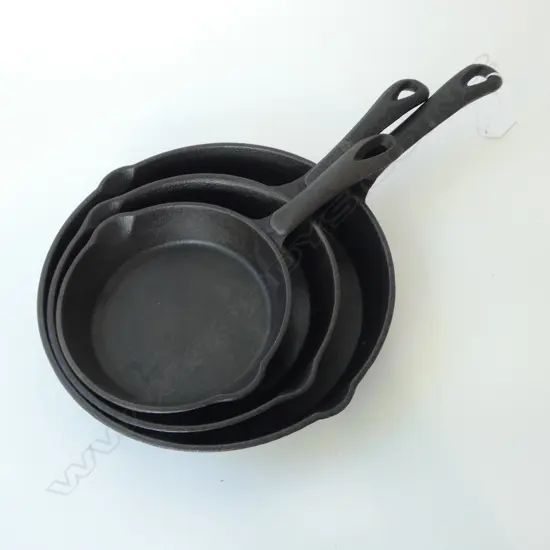 3 GRADUATING CAST IRON FRY PANS 250mm dia