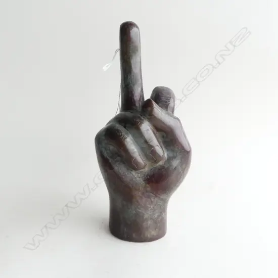 BRONZE HAND PULLING THE FINGER H.230mm