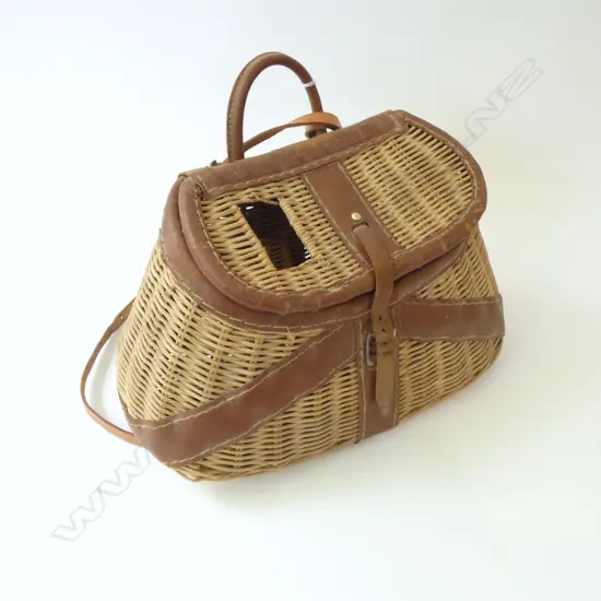 VINTAGE LEATHER & WICKER FISHING CREEL L370MM