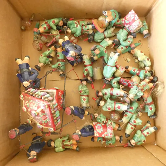 CHINESE BRIDAL PROCESSION FIGURINES H.65mm