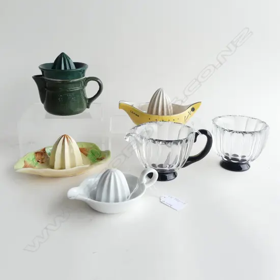 SANDINAVIAN HEAVY GLASS MILK/SUGAR w BLK TRIM, SIGNED 'OF' & NUMBER TO BASE, H.75mm & 4 RETRO LEMON JUICERS