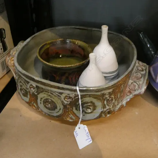 2 PCES JOHN LAWRENCE; CASSEROLE W.260mm & VASE + 2 MARGARET RADFORD VASES H.120mm