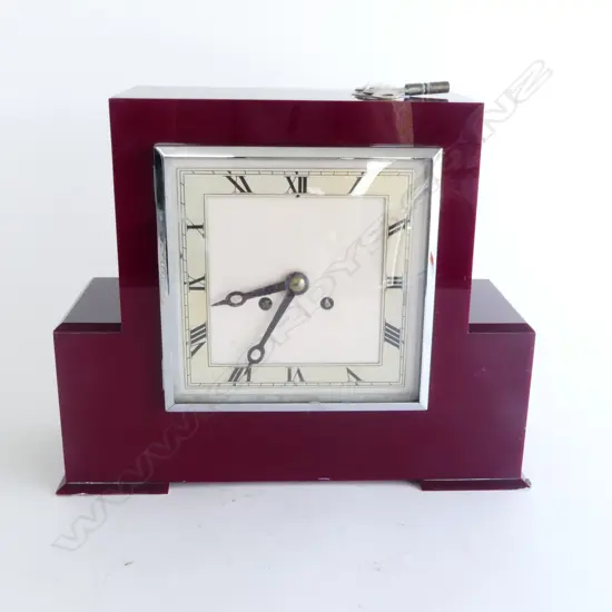 1930's RED BAKELITE ART DECO CLOCK