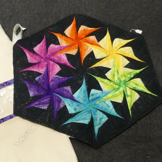 AVRIL FRIEND 'TROPICAL SPLENDOUR' HEXAGONAL FABRIC ART PANEL 760x880mm + CANVAS BAG