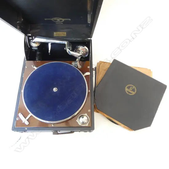 HANDCRANKED GRAMOPHONE, BLACK, COLUMBIA MODEL 202, w RECORDS, 400 x 300mm