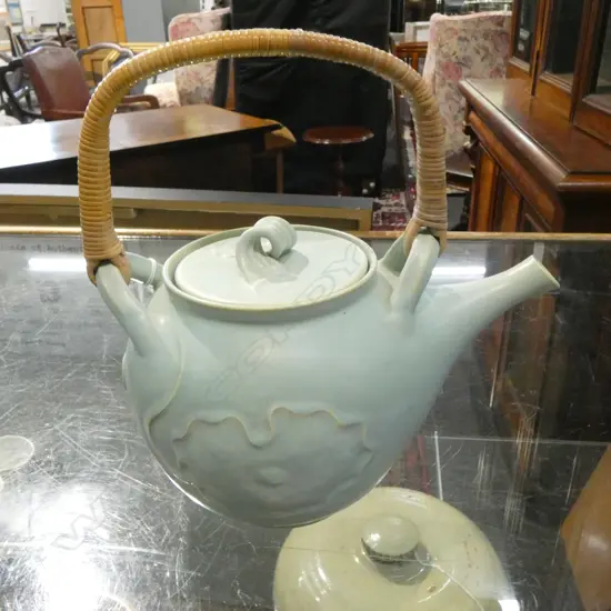 CELADON TEAPOT H.250mm
