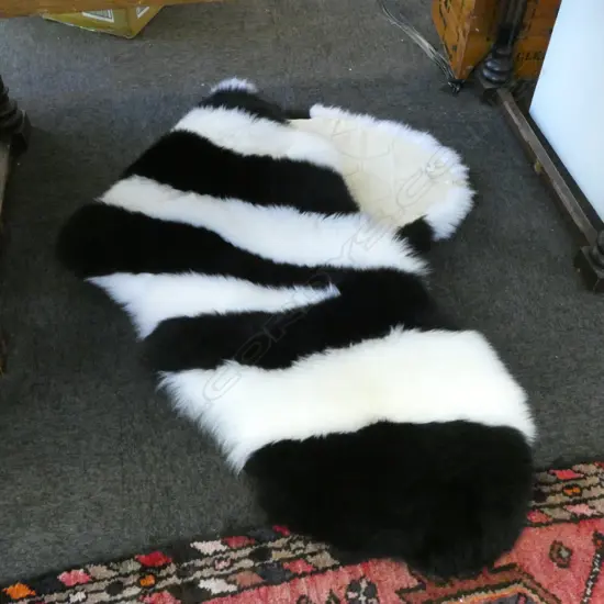 BLACK & WHITE DYED SHEEPSKIN 1900x650mm